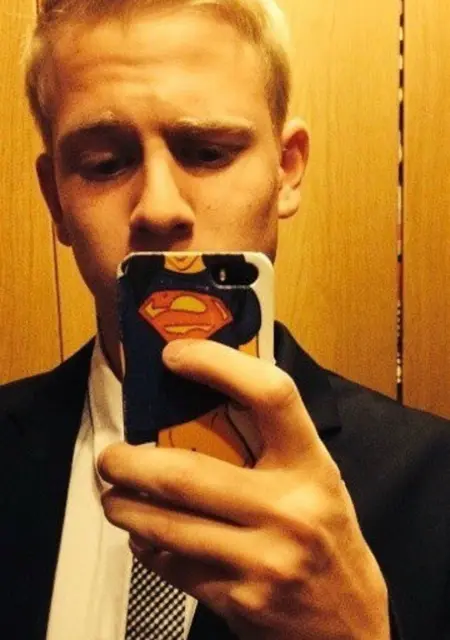 Егор из Санкт-Петербурга, мне 26, познакомлюсь для вирта