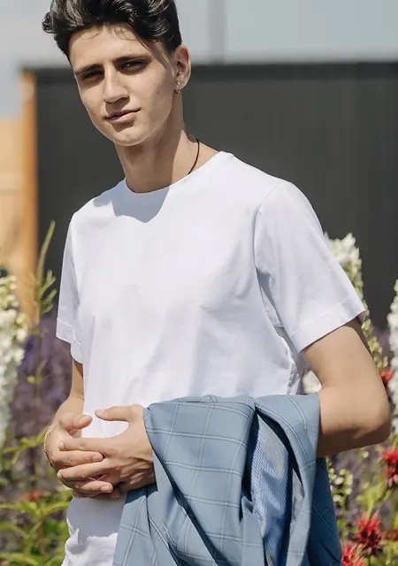 Artur из Магнитогорска, ищу на сайте знакомства на одну ночь