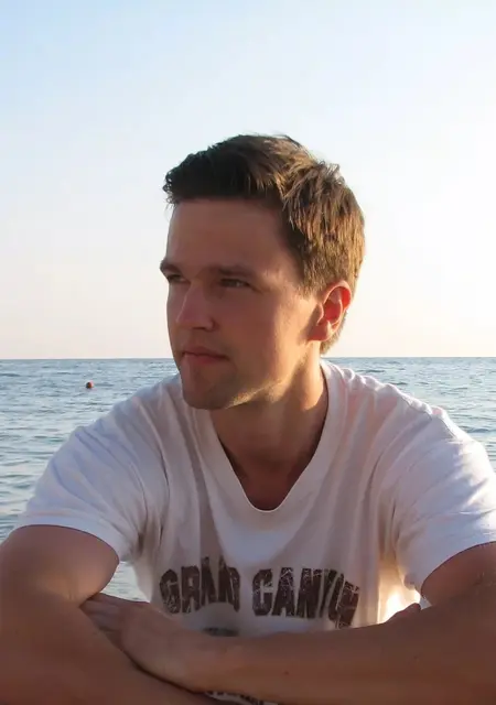 Кирюха из Кайеркана, мне 34, познакомлюсь для приятного времяпровождения