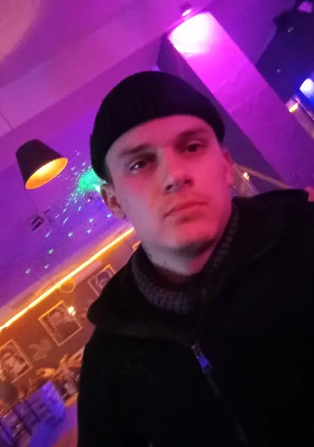 Я Виталий, 27, знакомлюсь на одну ночь в Красноперекопске