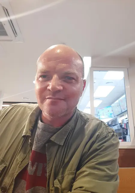 Я Дмитрий, 49, из Красноармейска, ищу знакомства на одну ночь