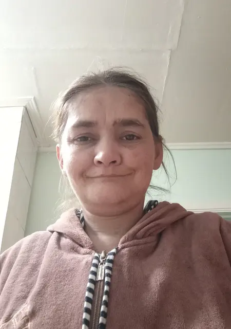 Я Юля Щербакова, 40, знакомлюсь для открытые отношения в Астрахани