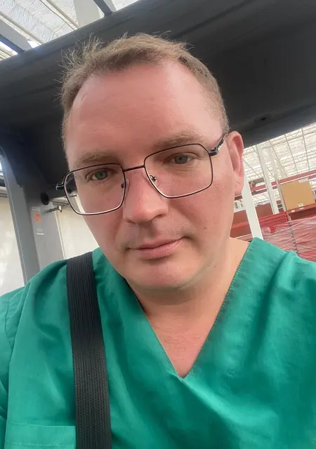 Денис из Волжского, мне 44, познакомлюсь без обязательств