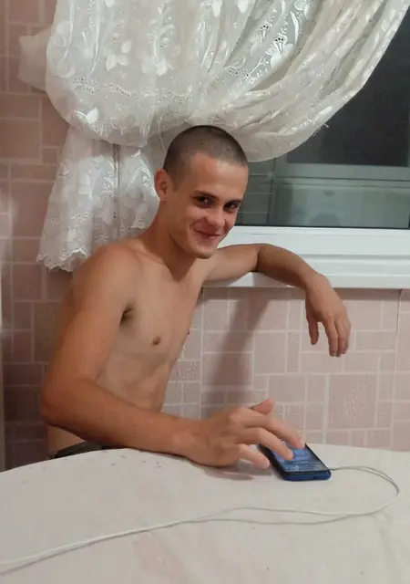 Vlad из Мулина, ищу на сайте знакомства без обязательств