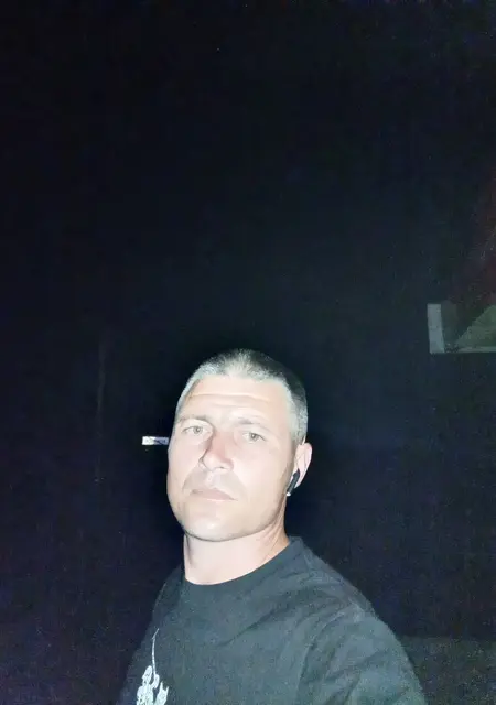 Я Виталий, 38, знакомлюсь без обязательств в Армянске